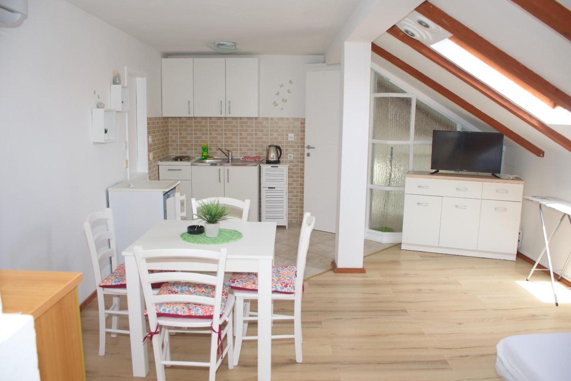 Novalja And Fun Apartment Екстериор снимка